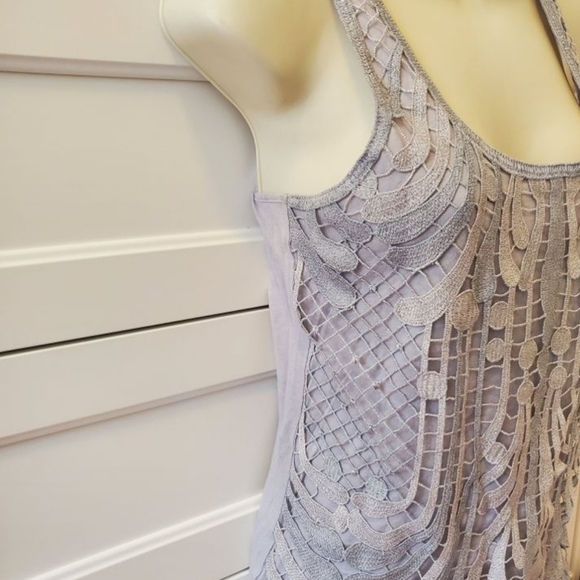 ๐3 for $25๐ Express Light Lilac Tank with Silver Lace Overlay - Picture 3 of 6